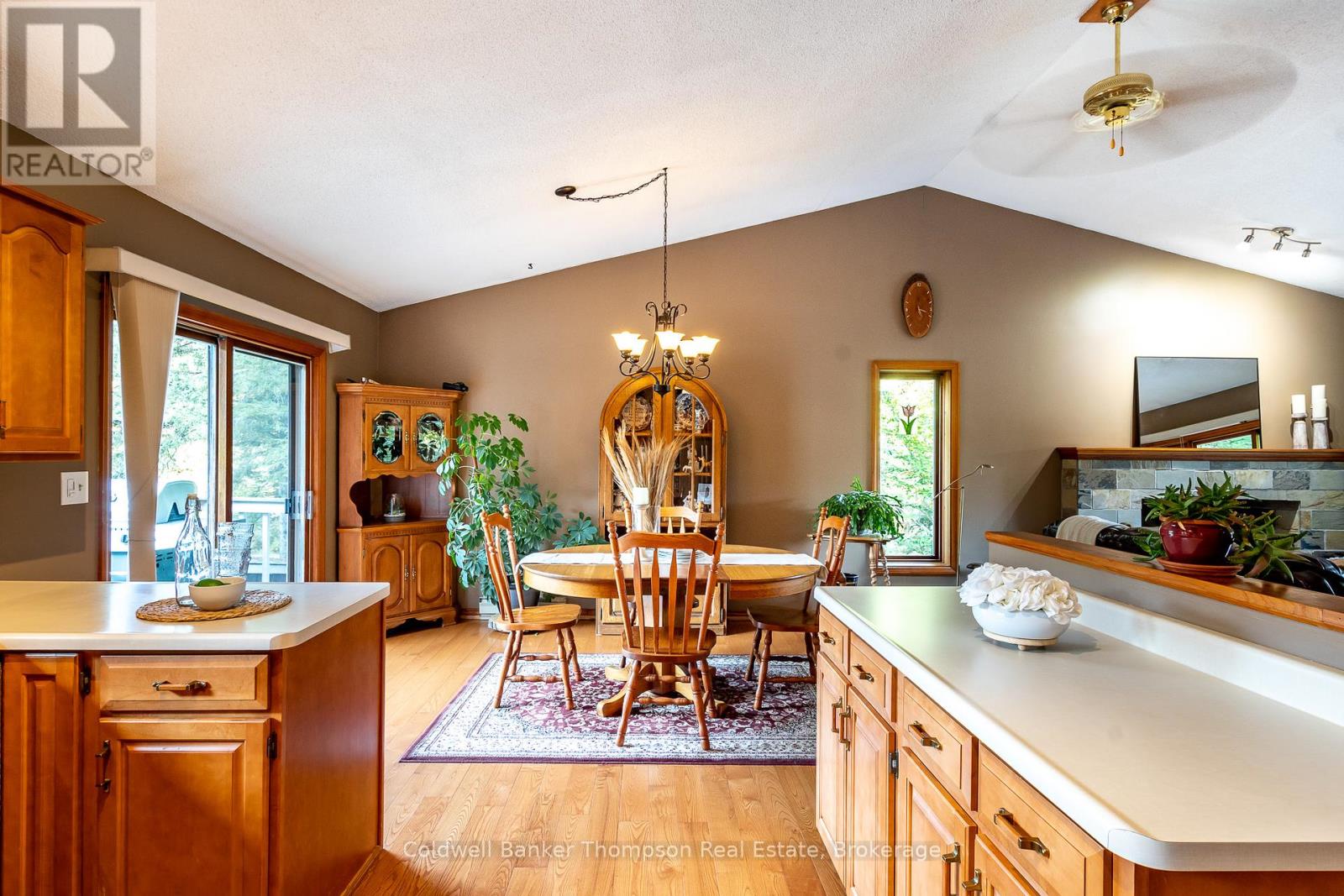 256 South Mary Lake Road, Huntsville, Ontario  P0B 1L0 - Photo 14 - X12169206