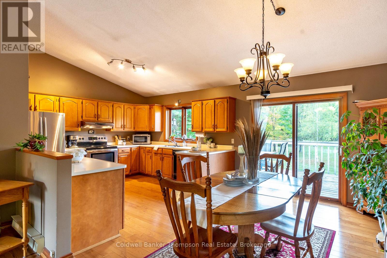 256 South Mary Lake Road, Huntsville, Ontario  P0B 1L0 - Photo 11 - X12169206