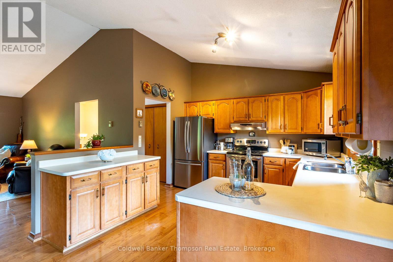 256 South Mary Lake Road, Huntsville, Ontario  P0B 1L0 - Photo 13 - X12169206