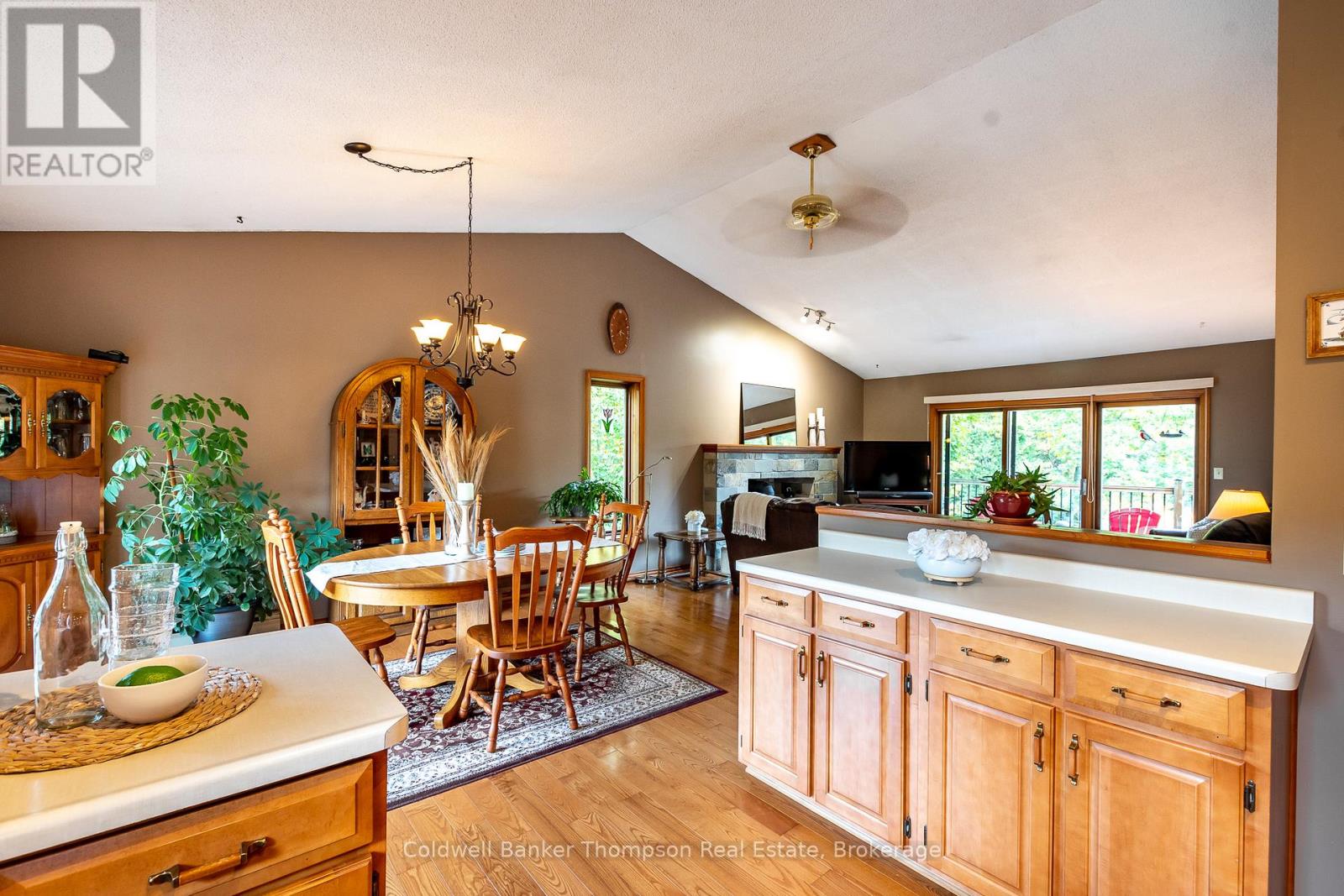 256 South Mary Lake Road, Huntsville, Ontario  P0B 1L0 - Photo 19 - X12169206