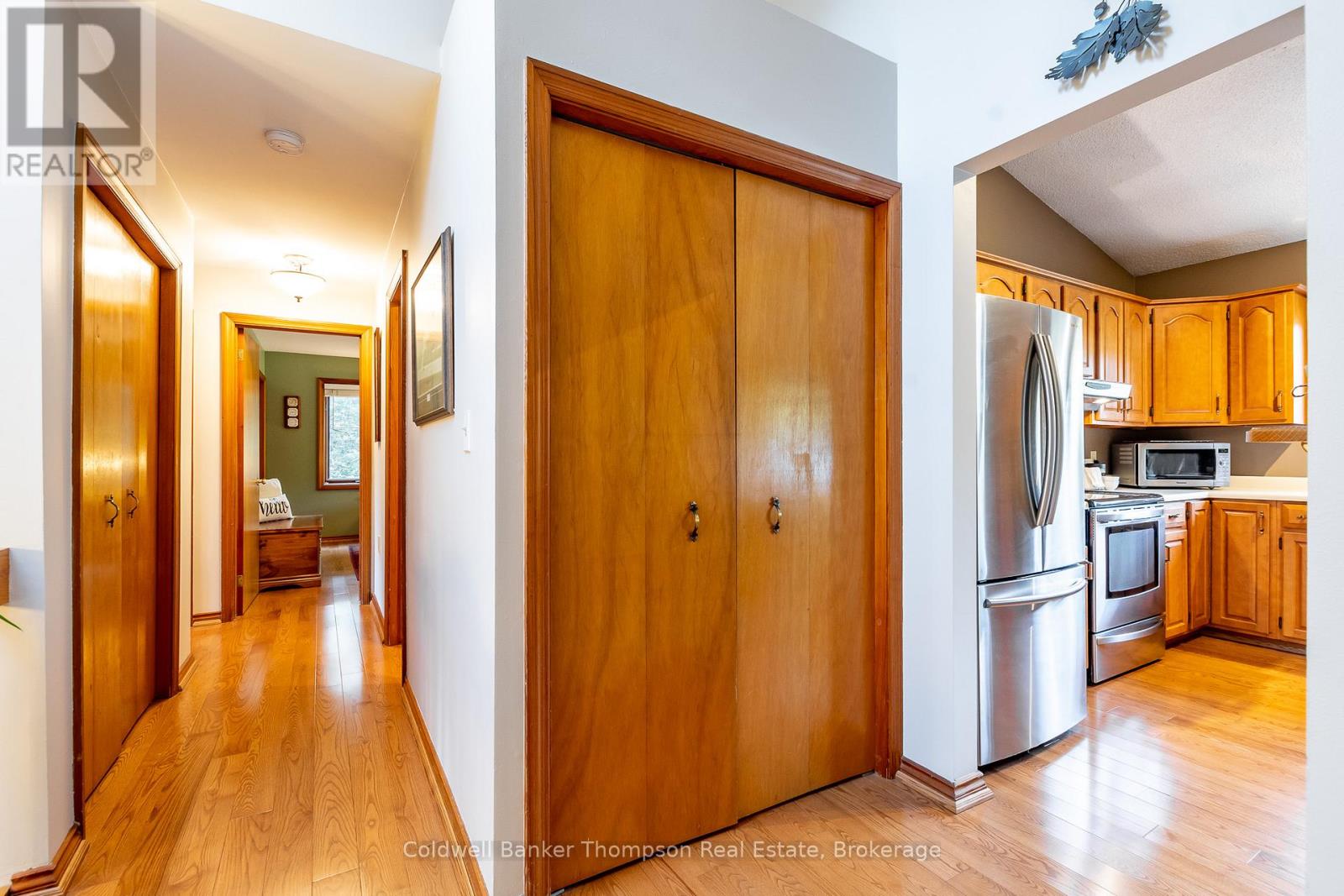 256 South Mary Lake Road, Huntsville, Ontario  P0B 1L0 - Photo 5 - X12169206