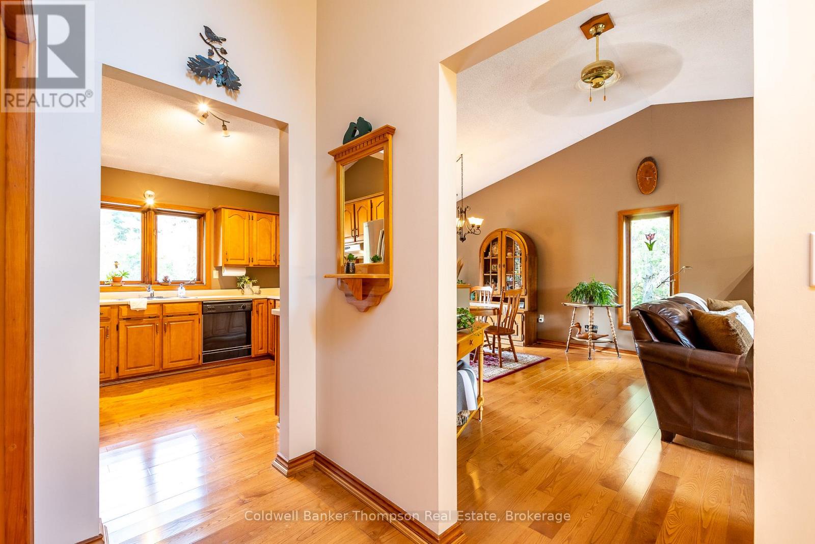256 South Mary Lake Road, Huntsville, Ontario  P0B 1L0 - Photo 6 - X12169206