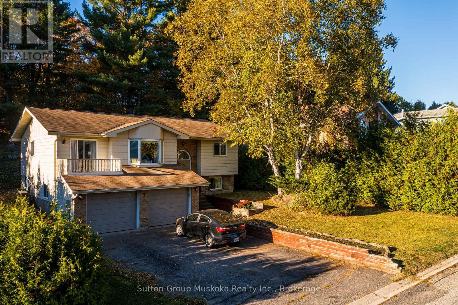 7 GLENWOOD DRIVE, Huntsville, Ontario
