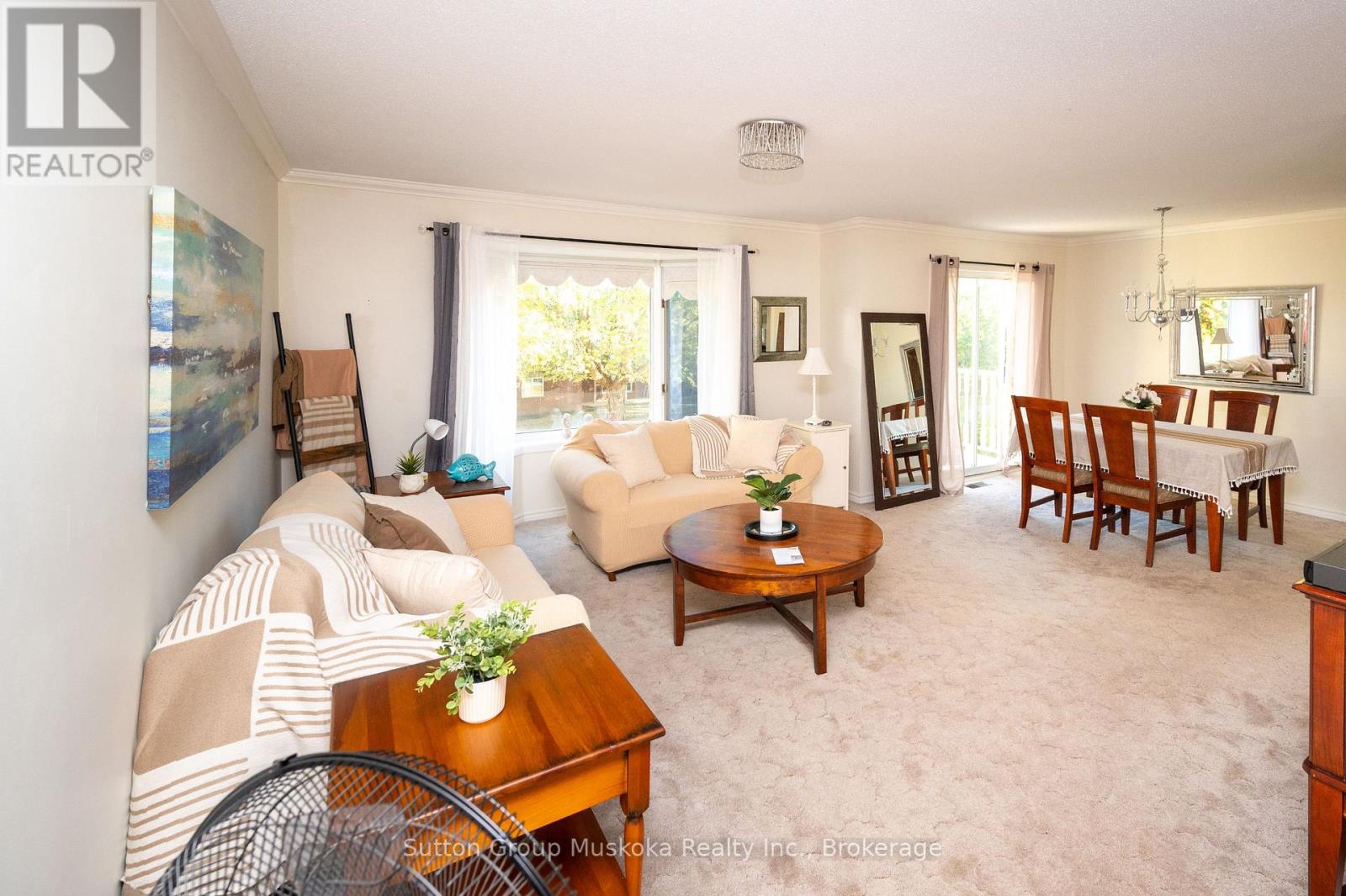 7 Glenwood Drive, Huntsville, Ontario  P1H 1B8 - Photo 4 - X12439363