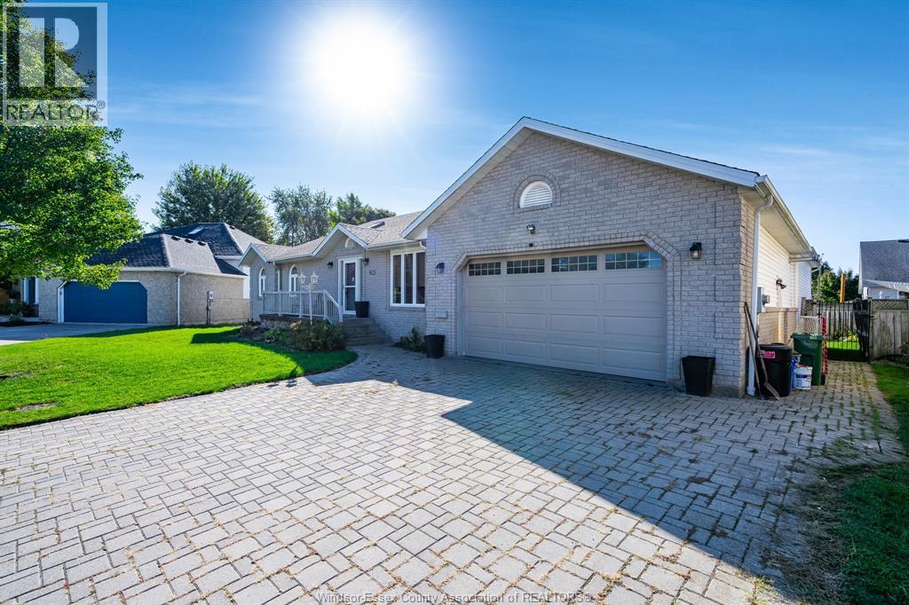 1631 Cherrywood Drive, Lakeshore, Ontario  N0R 1A0 - Photo 3 - 25025051