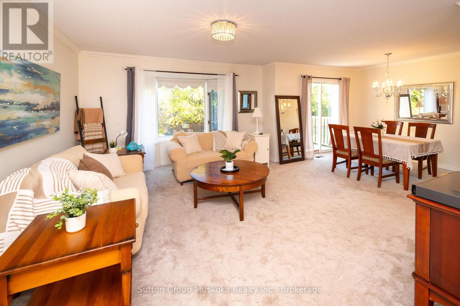 7 Glenwood Drive, Huntsville, Ontario  P1H 1B8 - Photo 6 - X12439363