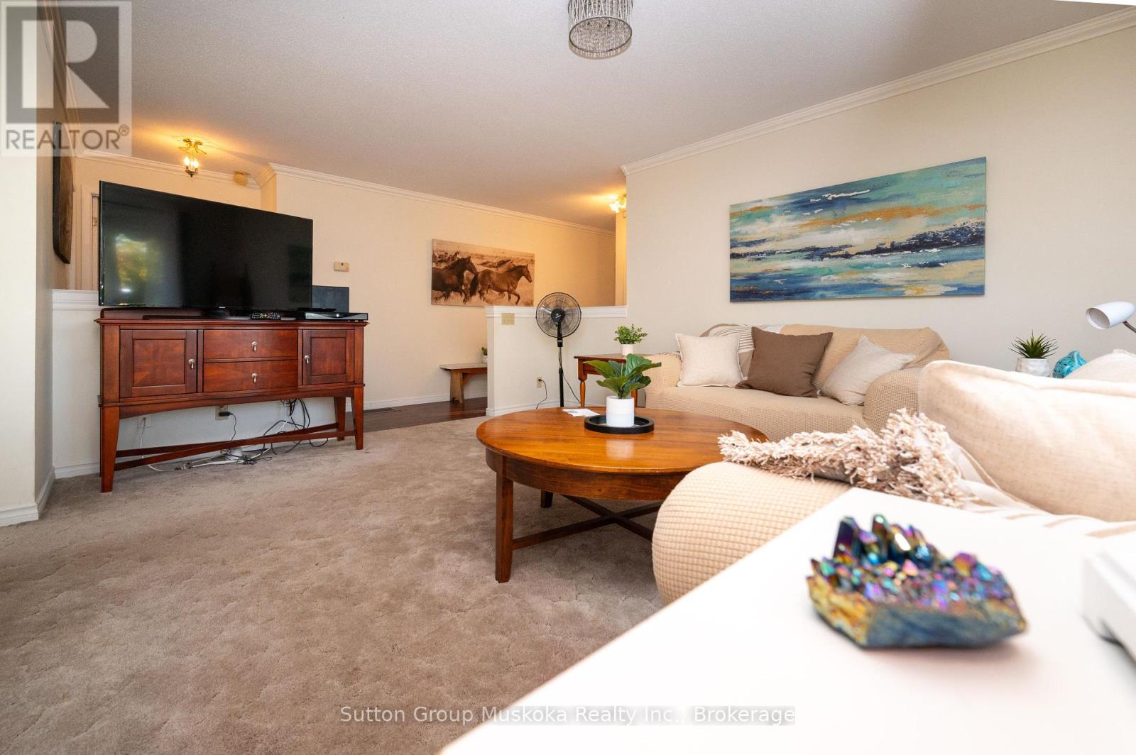 7 Glenwood Drive, Huntsville, Ontario  P1H 1B8 - Photo 5 - X12439363