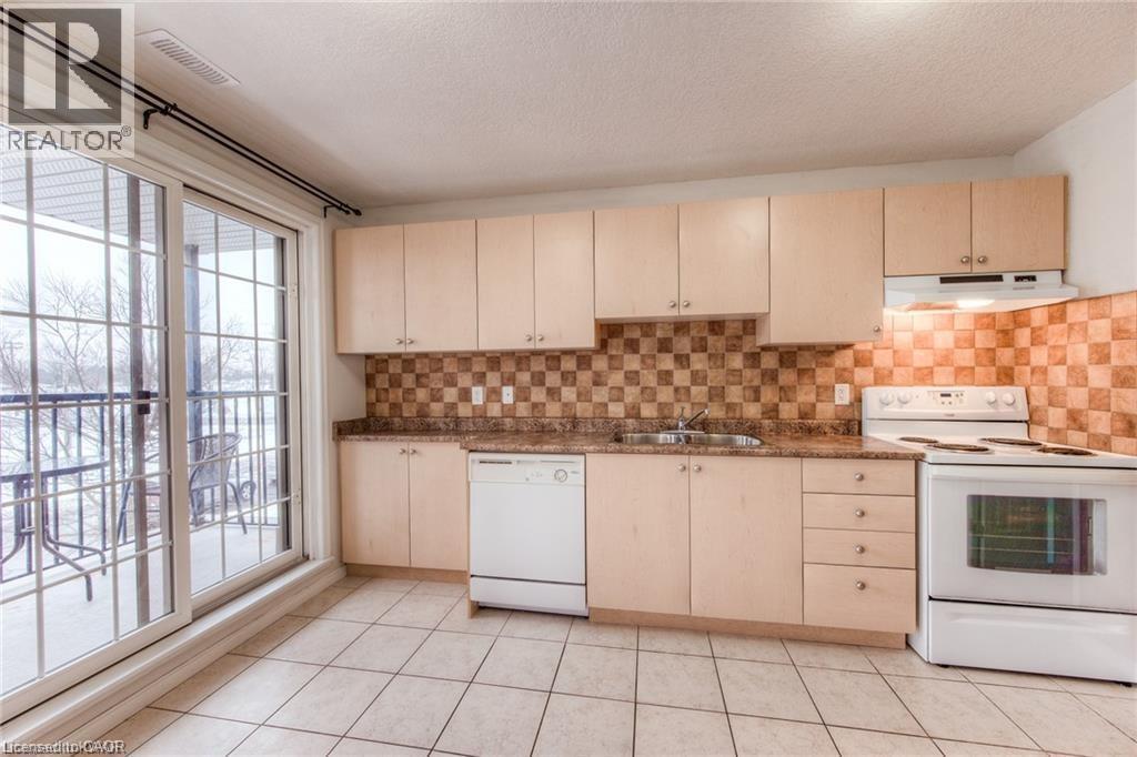12 HOLBORN Drive Unit# A7, Kitchener, Ontario