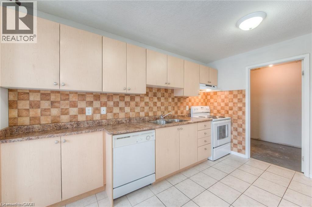 12 Holborn Drive Unit# A7, Kitchener, Ontario  N2A 0A4 - Photo 10 - 40775553