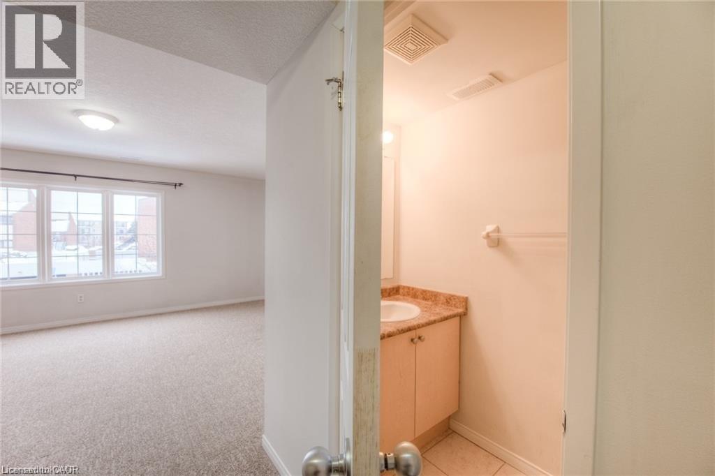 12 Holborn Drive Unit# A7, Kitchener, Ontario  N2A 0A4 - Photo 3 - 40775553