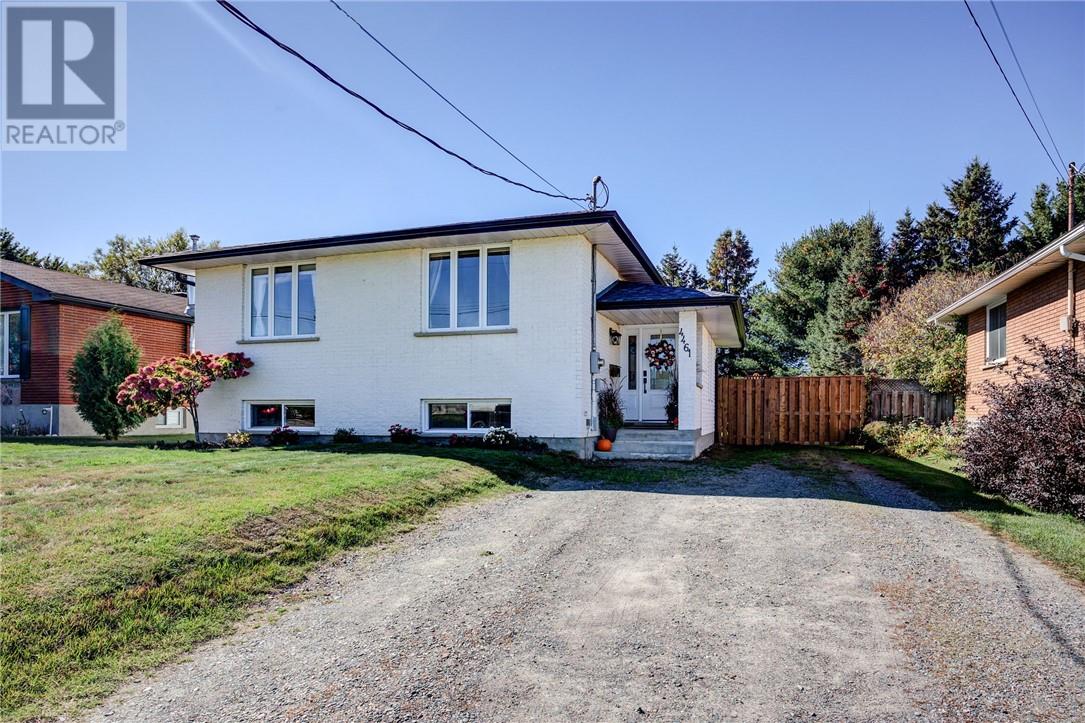 4461 Elizabeth Crescent, Val Therese, Ontario  P3P 1S3 - Photo 1 - 2125015
