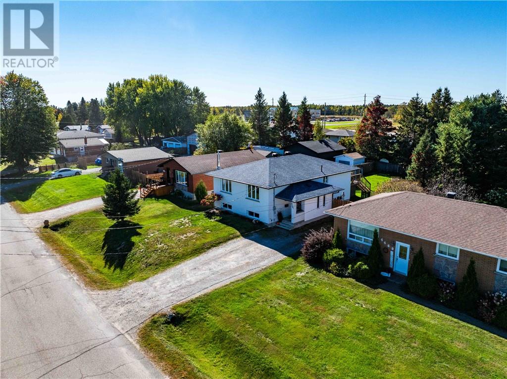 4461 Elizabeth Crescent, Val Therese, Ontario  P3P 1S3 - Photo 2 - 2125015