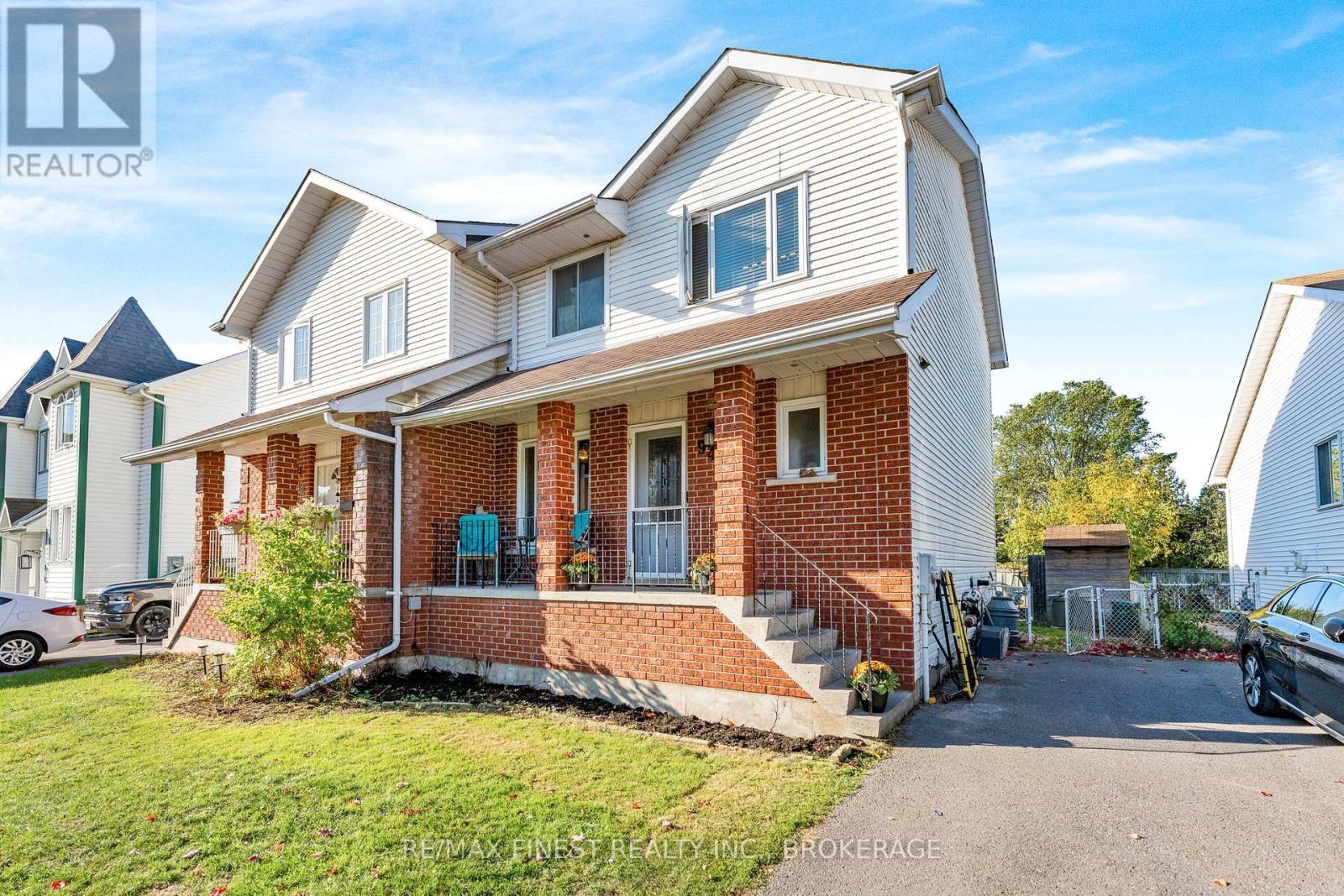 944 Warburton Crescent, Kingston, Ontario  K7M 8L1 - Photo 2 - X12439713