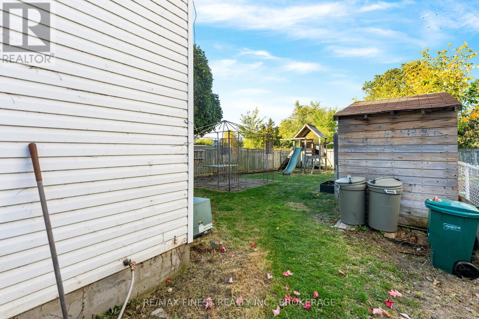 944 Warburton Crescent, Kingston, Ontario  K7M 8L1 - Photo 44 - X12439713