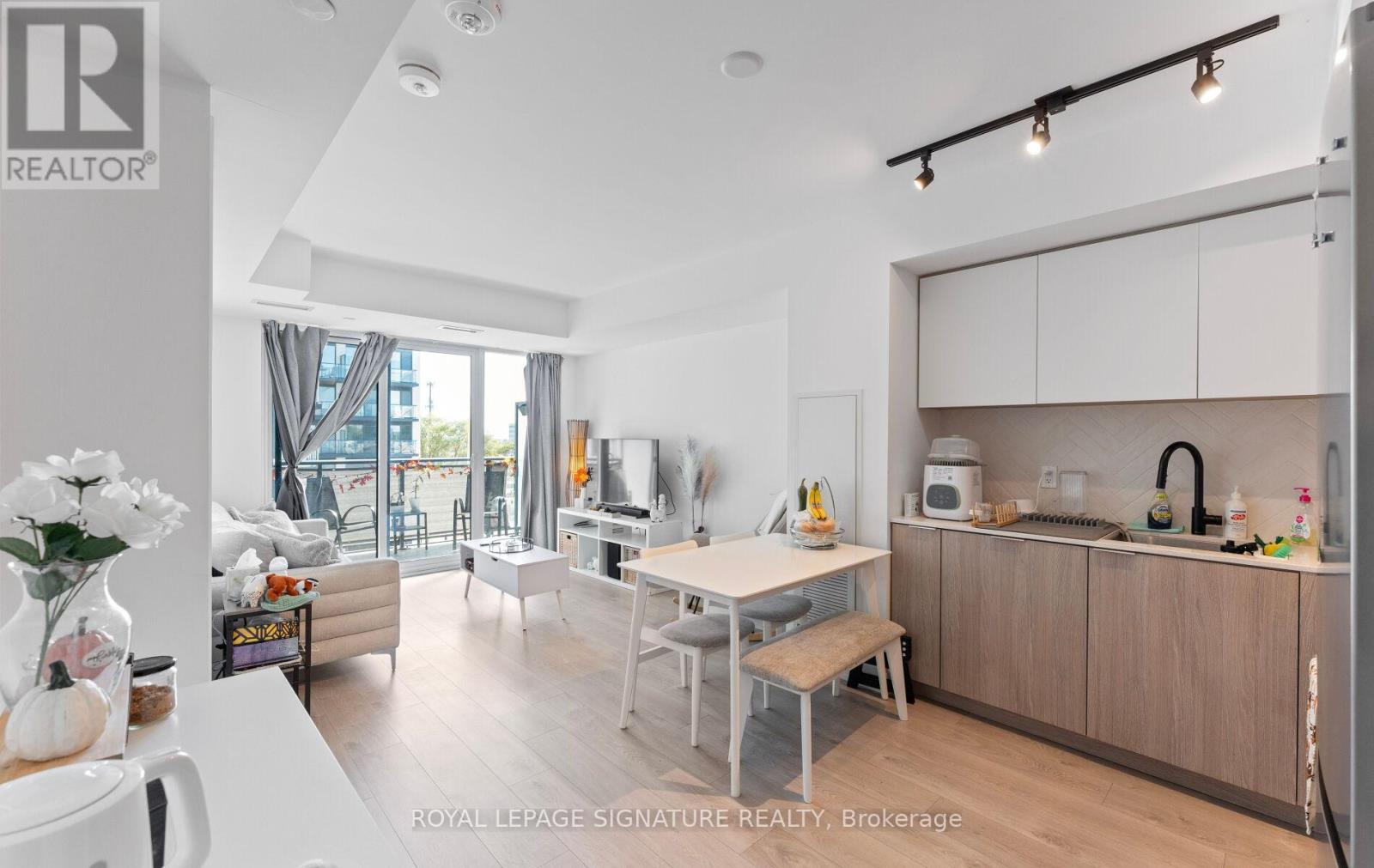 408 - 36 Zorra Street, Toronto, Ontario  M8Z 4Z7 - Photo 9 - W12433395