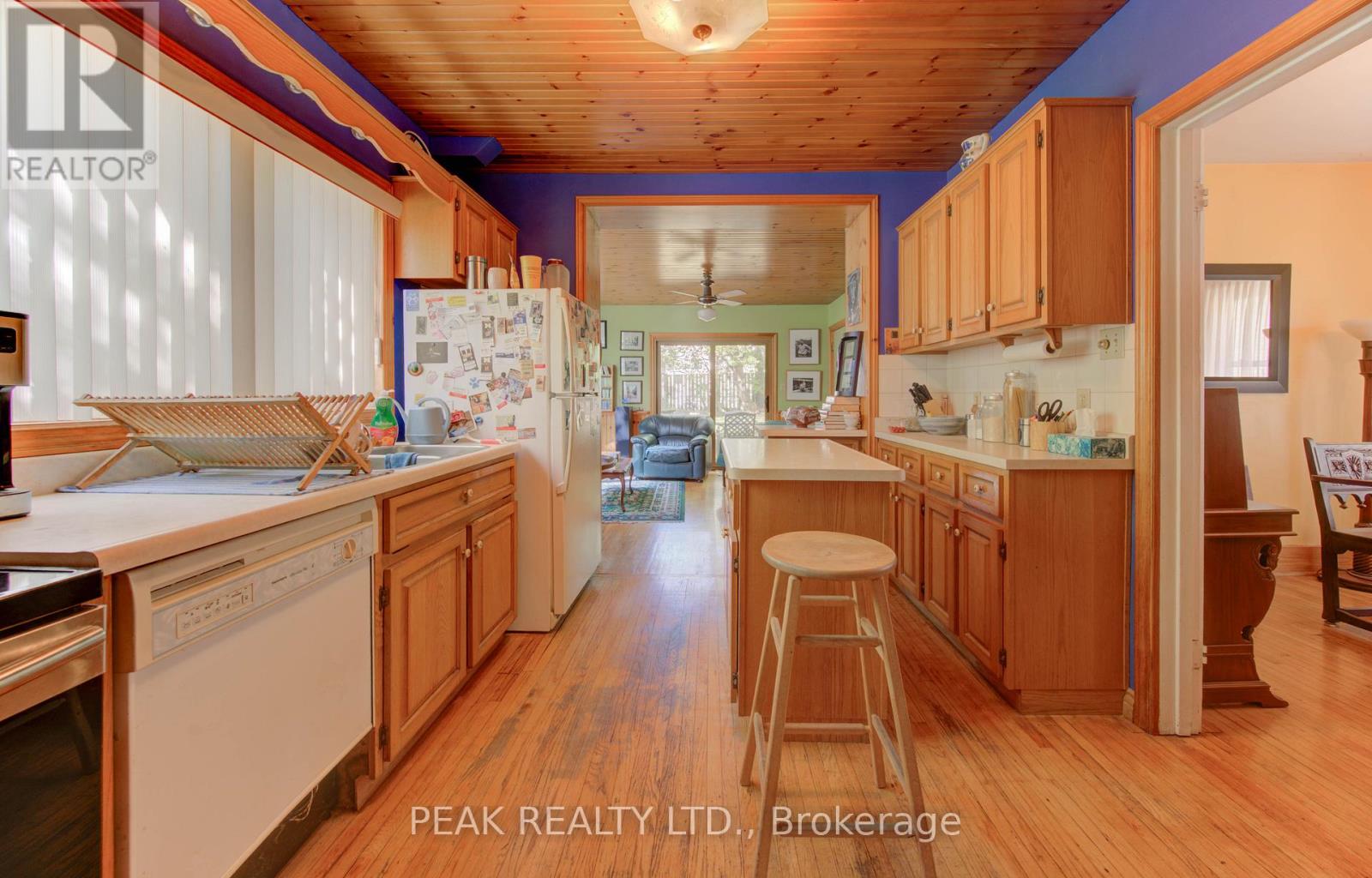 32 Elgin Street, Waterloo, Ontario  N2J 2R1 - Photo 12 - X12434411