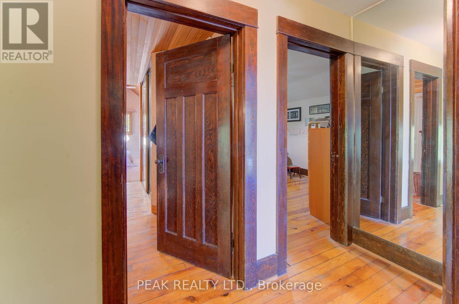 32 Elgin Street, Waterloo, Ontario  N2J 2R1 - Photo 19 - X12434411