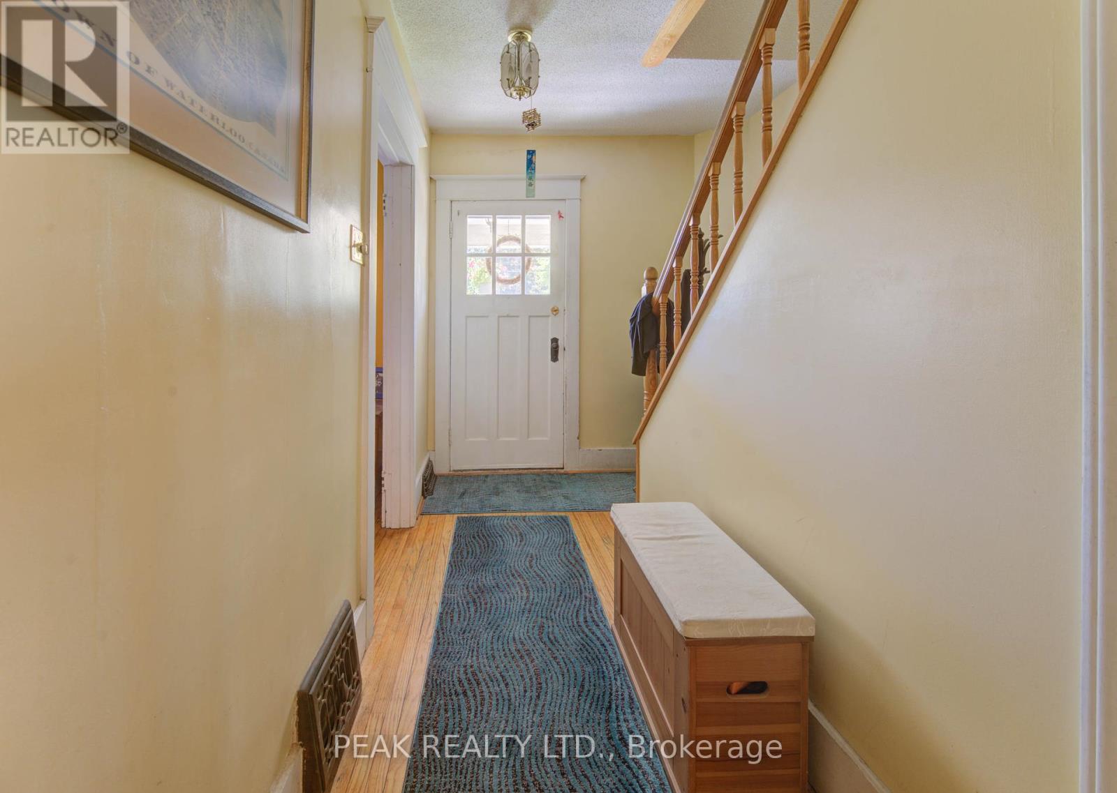 32 Elgin Street, Waterloo, Ontario  N2J 2R1 - Photo 4 - X12434411