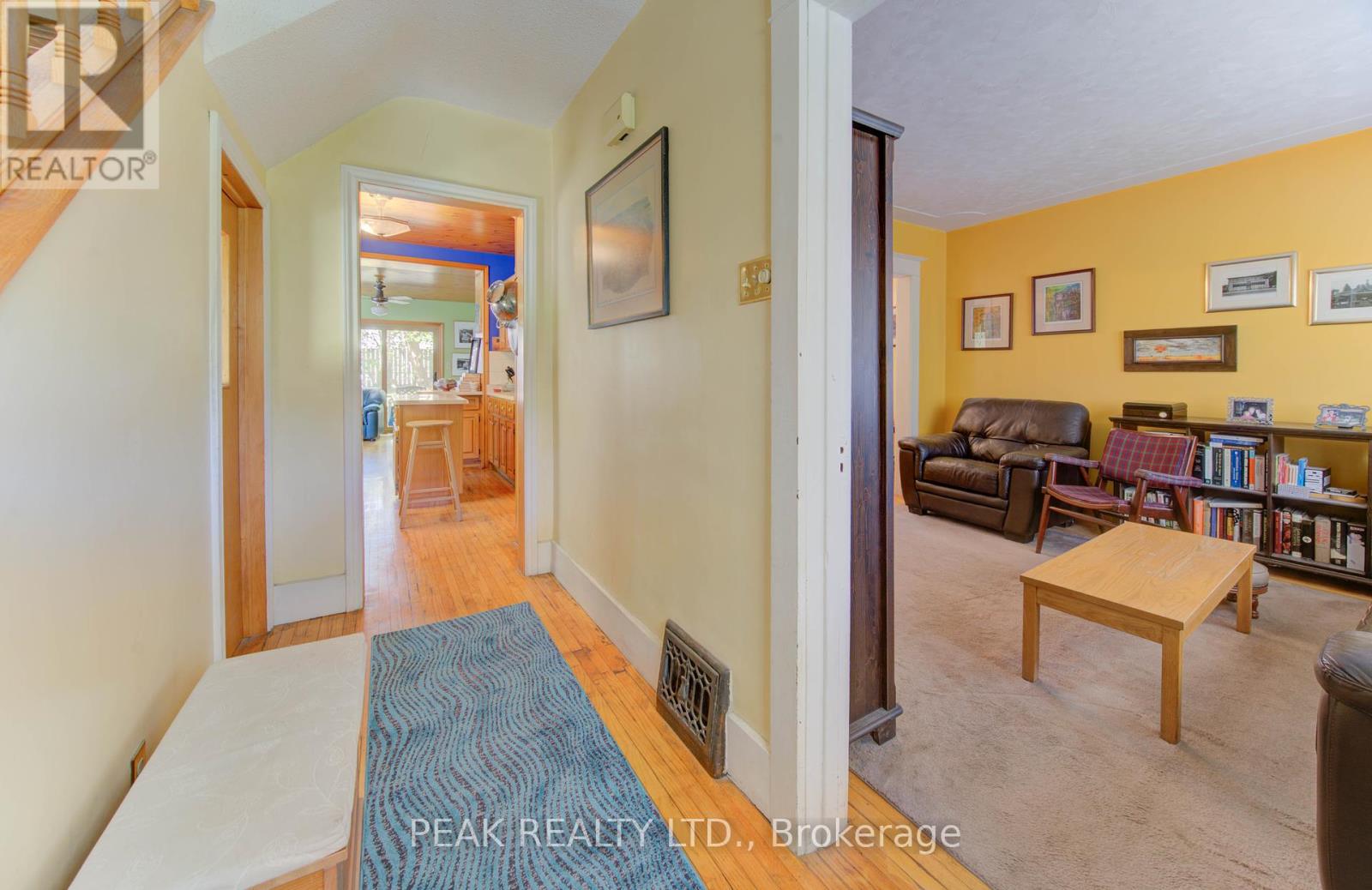 32 Elgin Street, Waterloo, Ontario  N2J 2R1 - Photo 5 - X12434411
