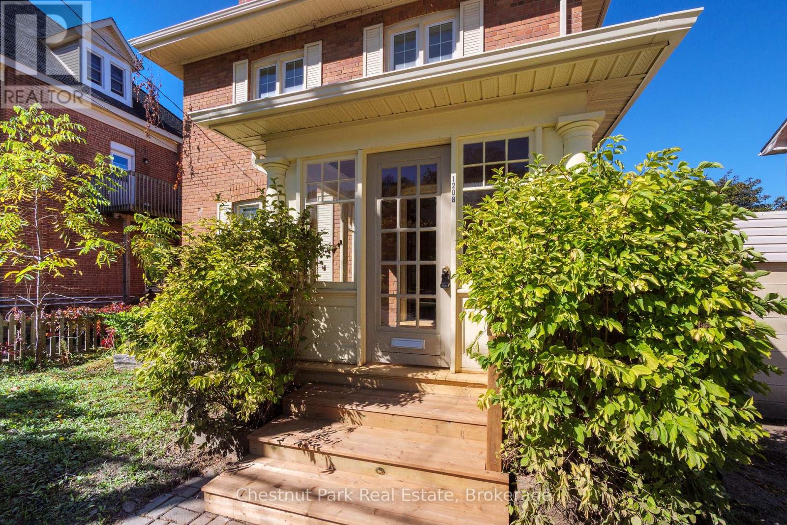 1208 4th Avenue E, Owen Sound, Ontario  N4K 2P6 - Photo 2 - X12439715