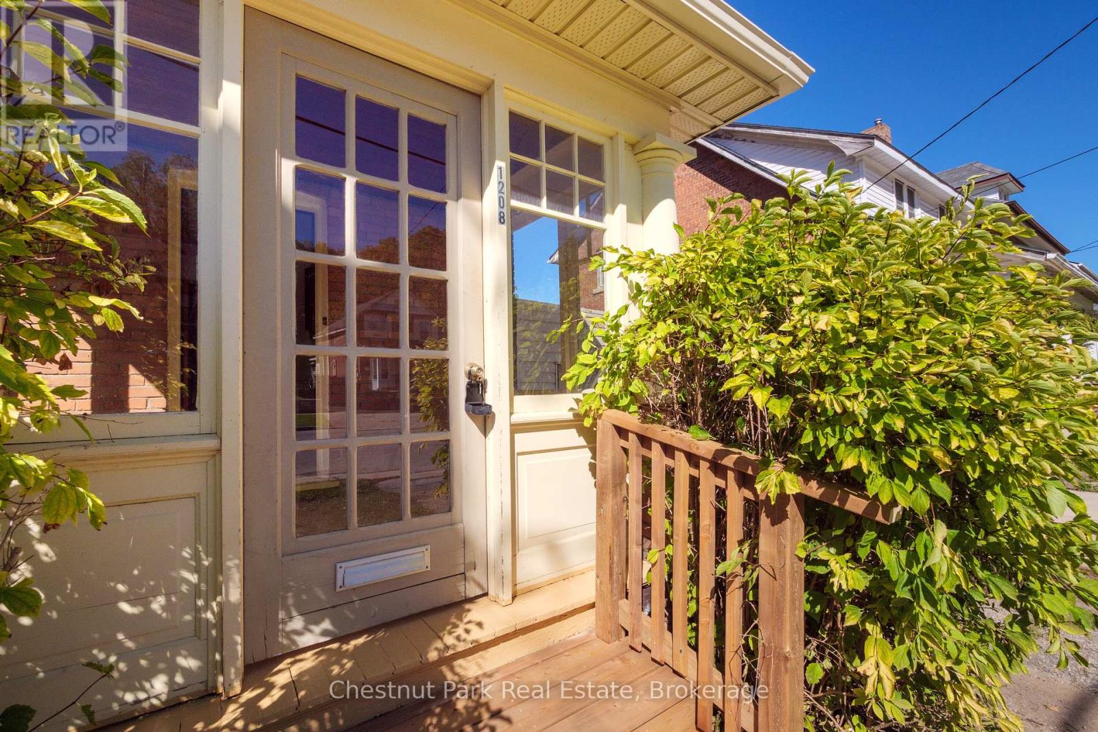 1208 4th Avenue E, Owen Sound, Ontario  N4K 2P6 - Photo 3 - X12439715