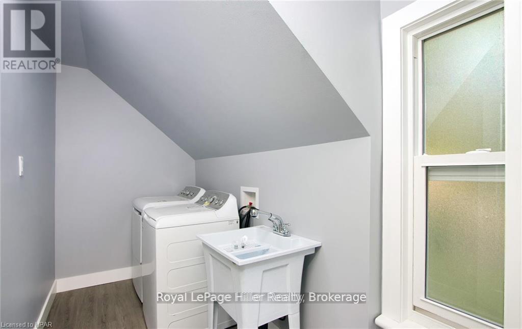 86 Shakespeare Street, Stratford, Ontario  N5A 3W4 - Photo 17 - X12439769