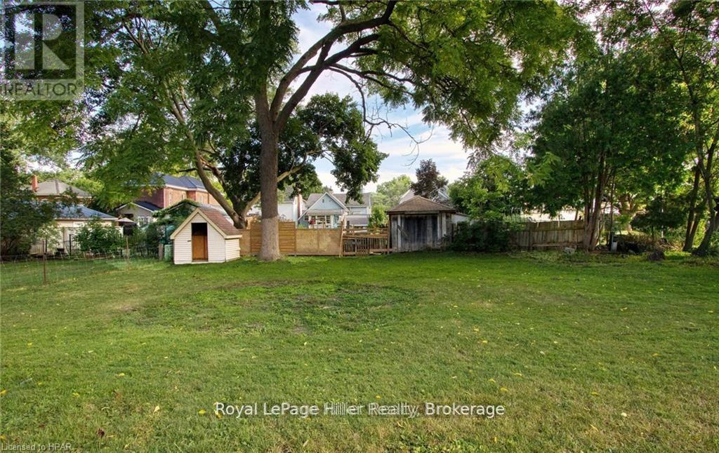 86 Shakespeare Street, Stratford, Ontario  N5A 3W4 - Photo 21 - X12439769