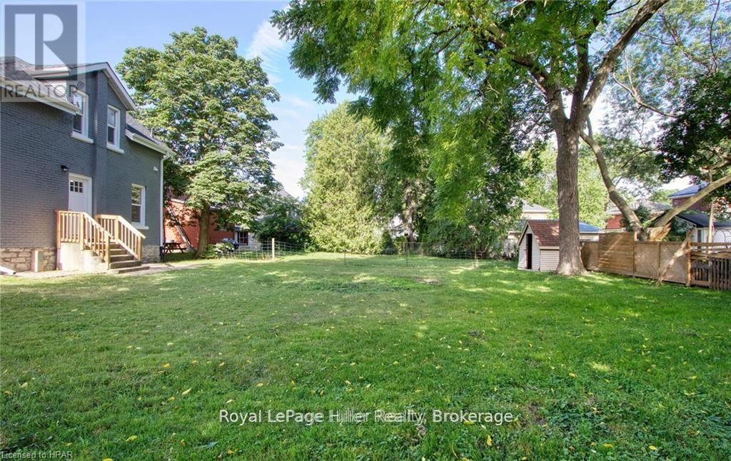 86 Shakespeare Street, Stratford, Ontario  N5A 3W4 - Photo 22 - X12439769
