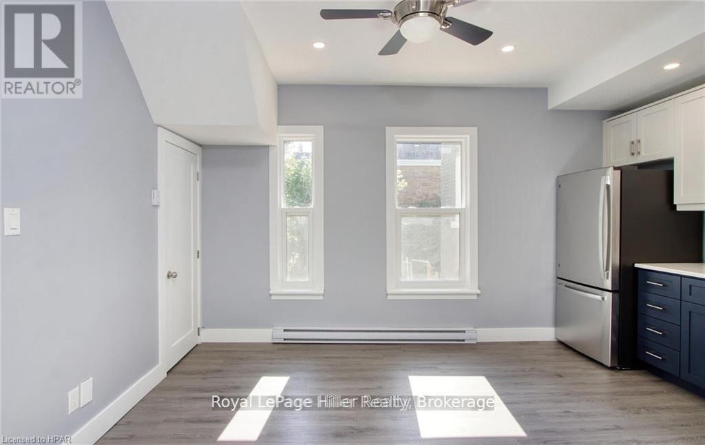 86 Shakespeare Street, Stratford, Ontario  N5A 3W4 - Photo 7 - X12439769