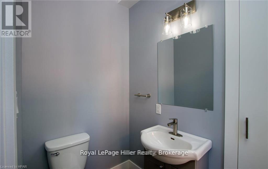 86 Shakespeare Street, Stratford, Ontario  N5A 3W4 - Photo 9 - X12439769