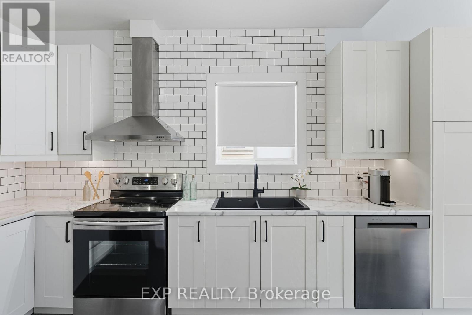 16 North Harrow Drive, Ottawa, Ontario  K2J 4V7 - Photo 13 - X12439731