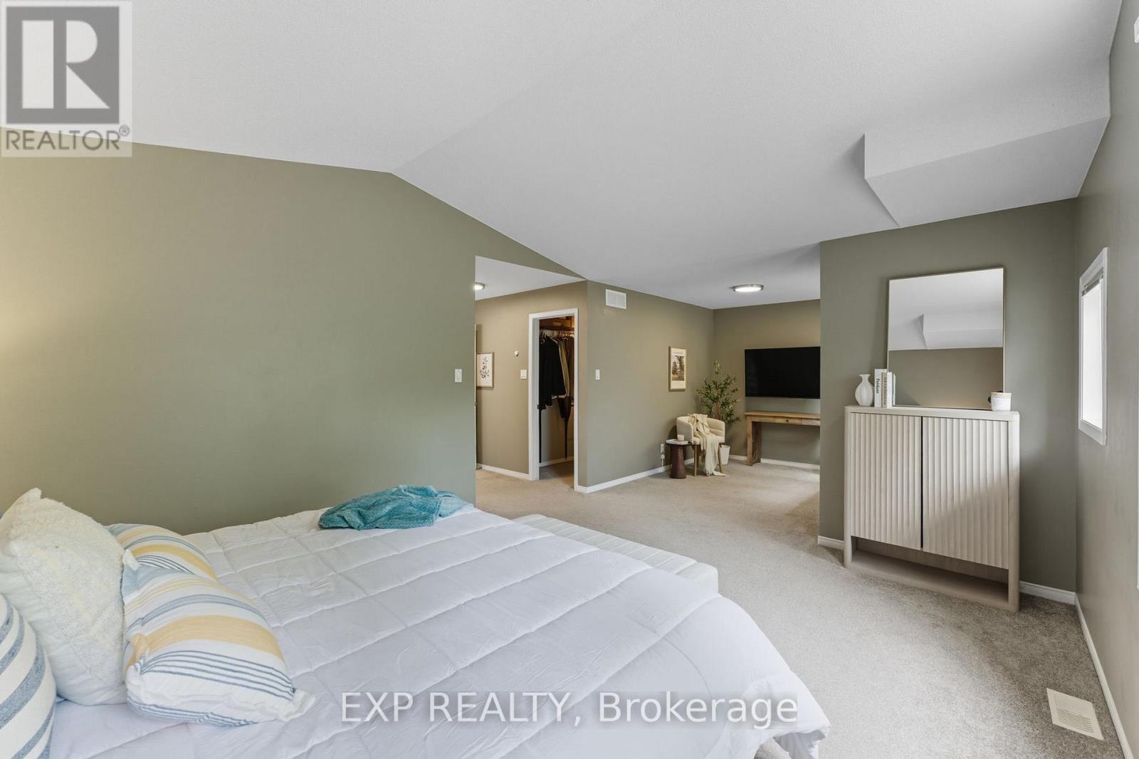 16 North Harrow Drive, Ottawa, Ontario  K2J 4V7 - Photo 26 - X12439731