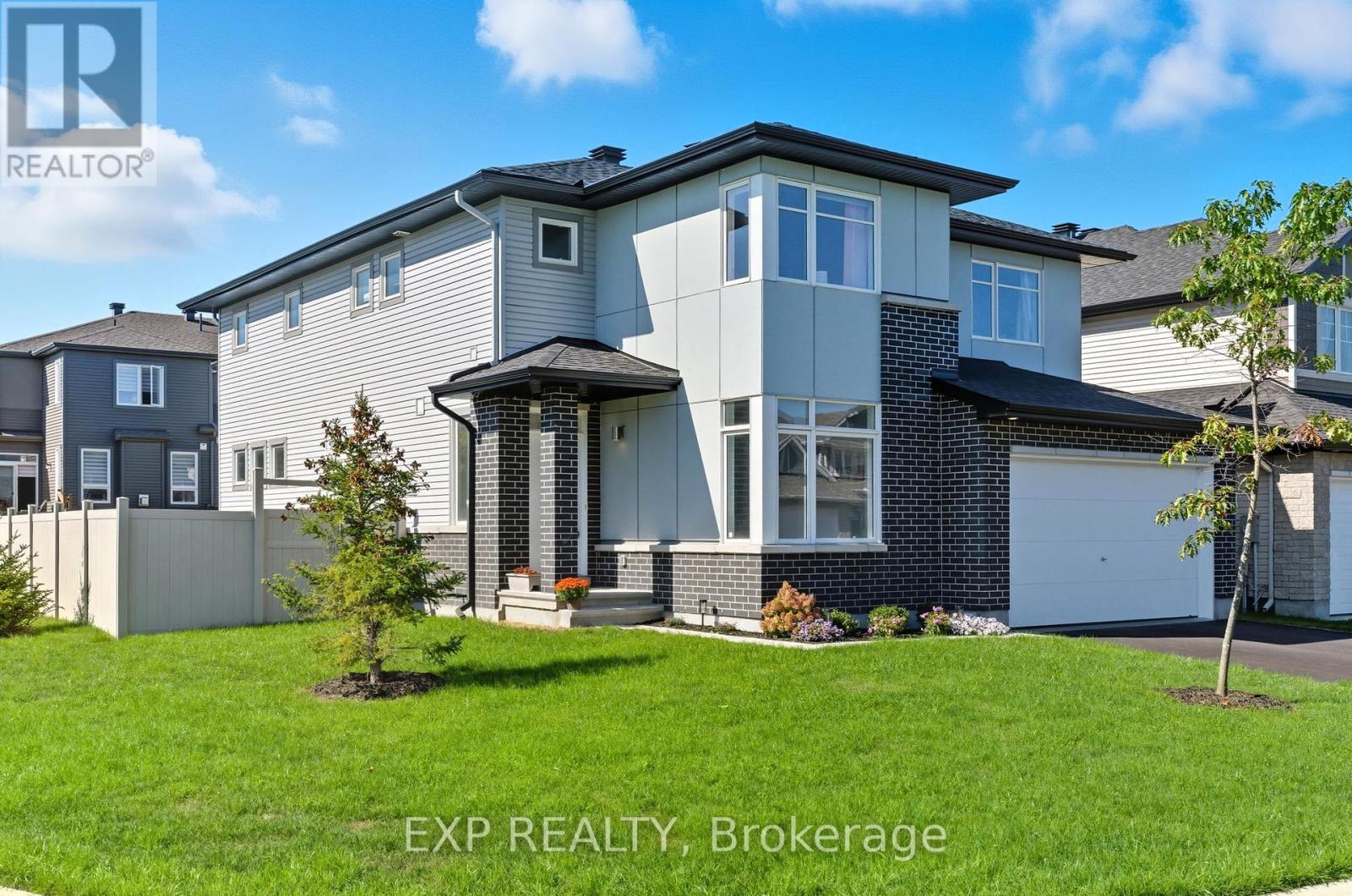 40 Fanning Street, Carleton Place, Ontario  K7C 0J3 - Photo 2 - X12439741