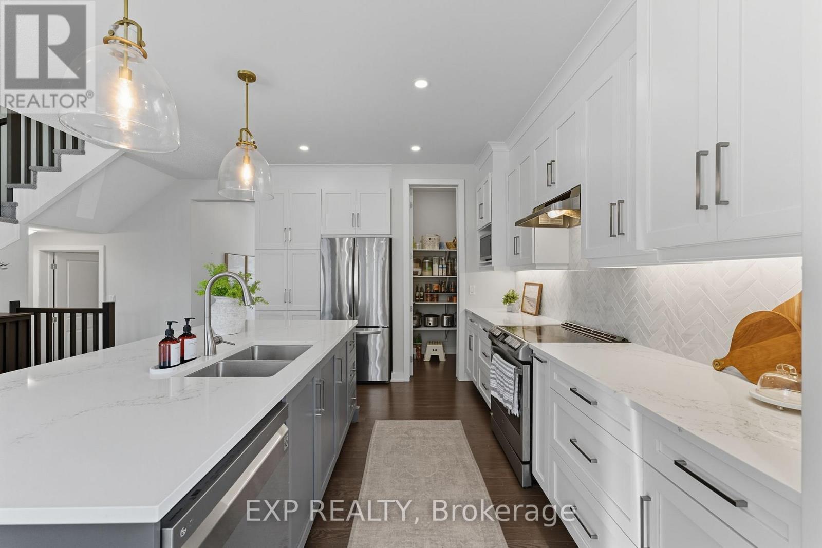 40 Fanning Street, Carleton Place, Ontario  K7C 0J3 - Photo 8 - X12439741