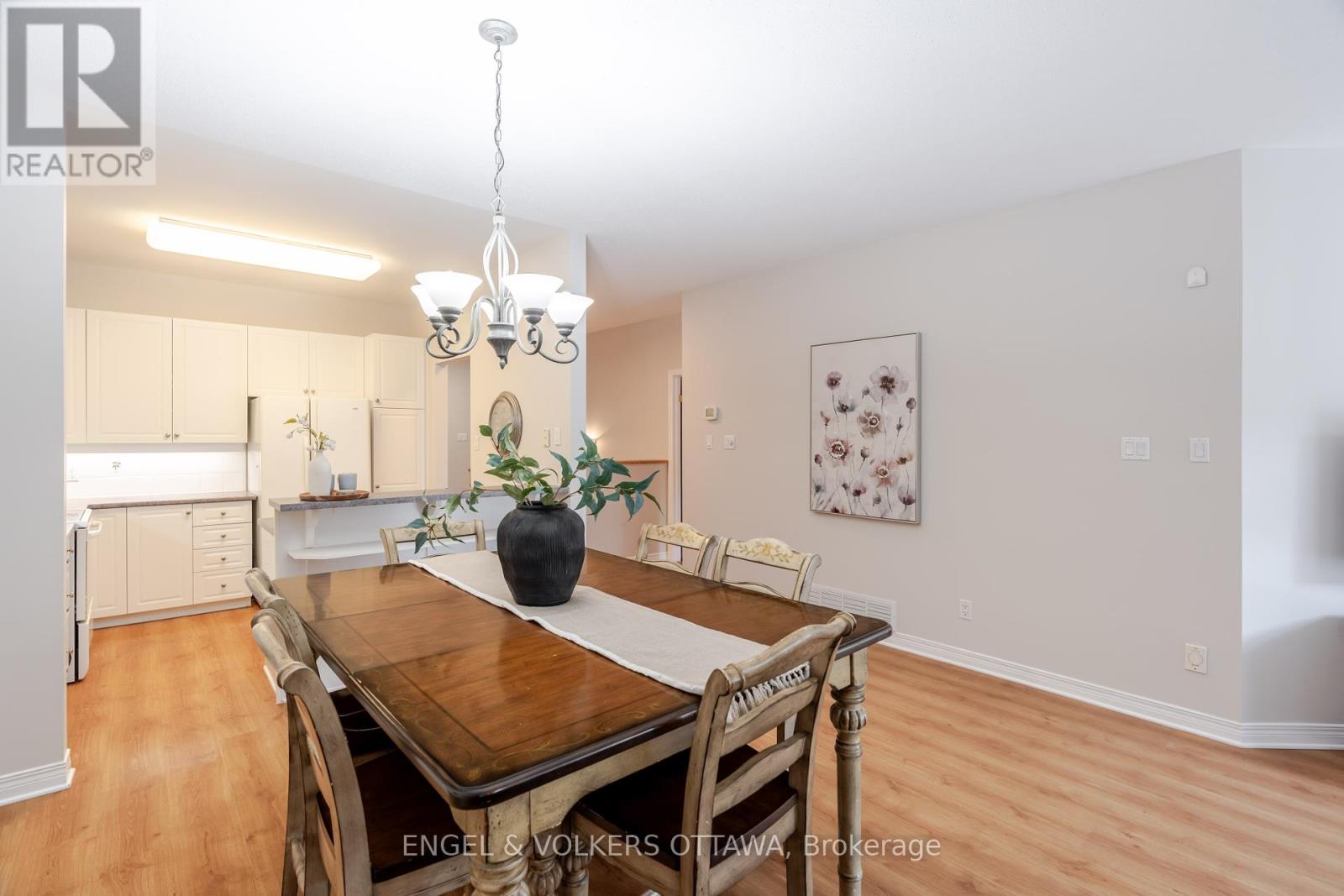 60 Sable Run Drive, Ottawa, Ontario  K2S 1W7 - Photo 23 - X12439758