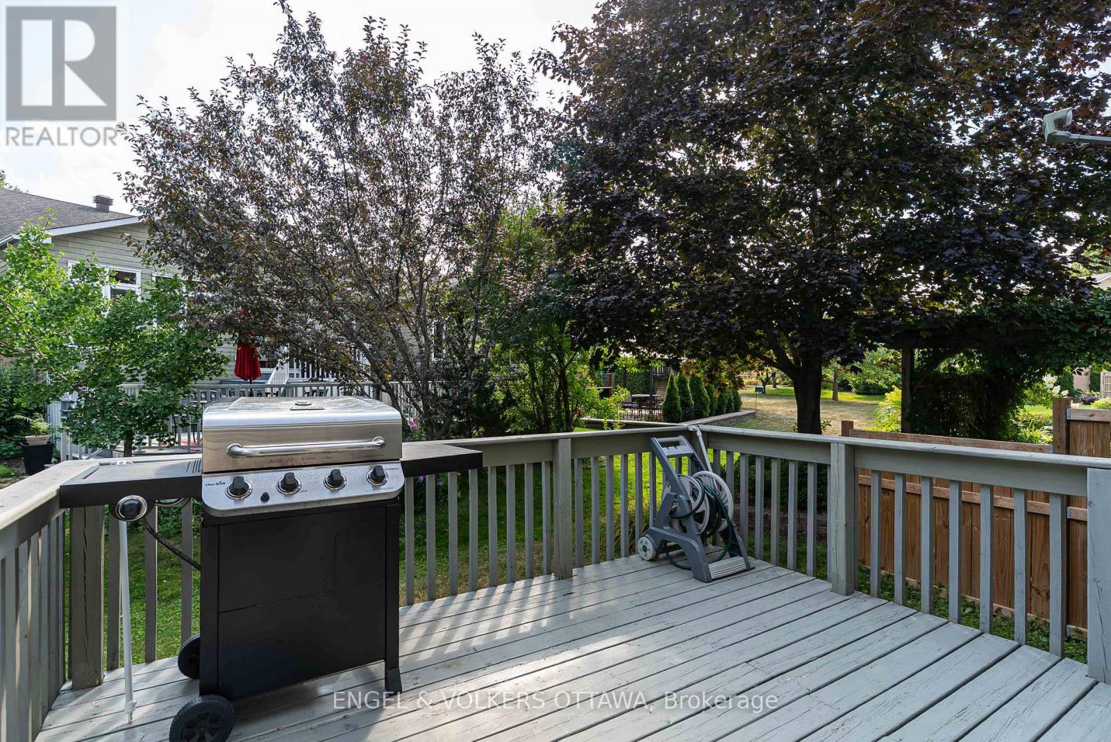 60 Sable Run Drive, Ottawa, Ontario  K2S 1W7 - Photo 35 - X12439758