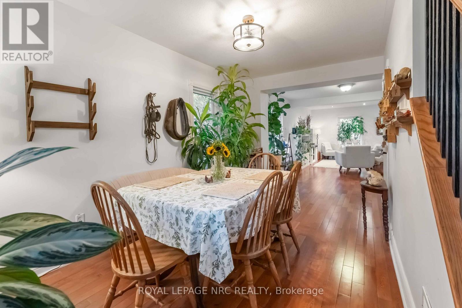 16 College Street, Pelham (Fonthill), Ontario  L0S 1E0 - Photo 15 - X12439721