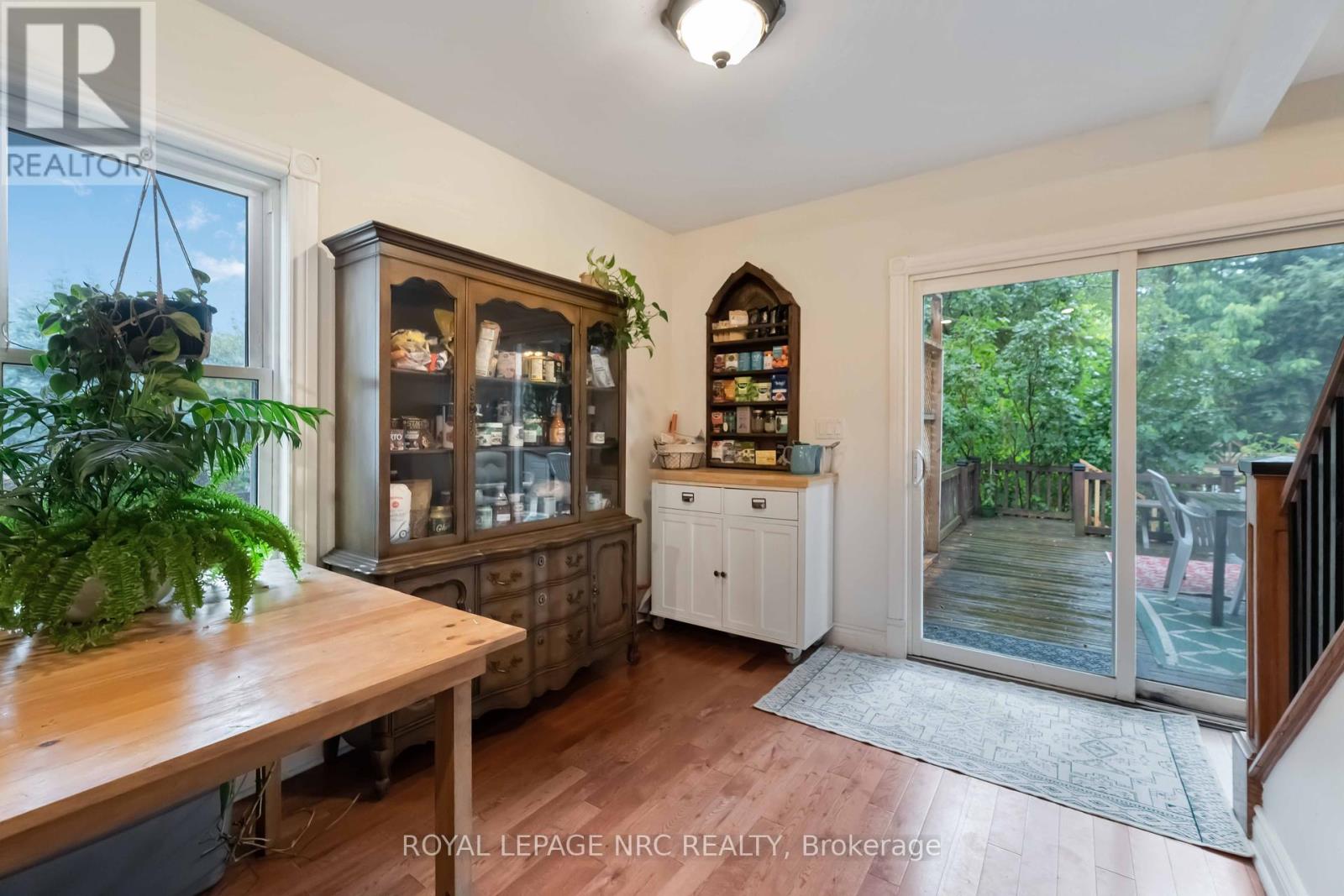 16 College Street, Pelham (Fonthill), Ontario  L0S 1E0 - Photo 18 - X12439721
