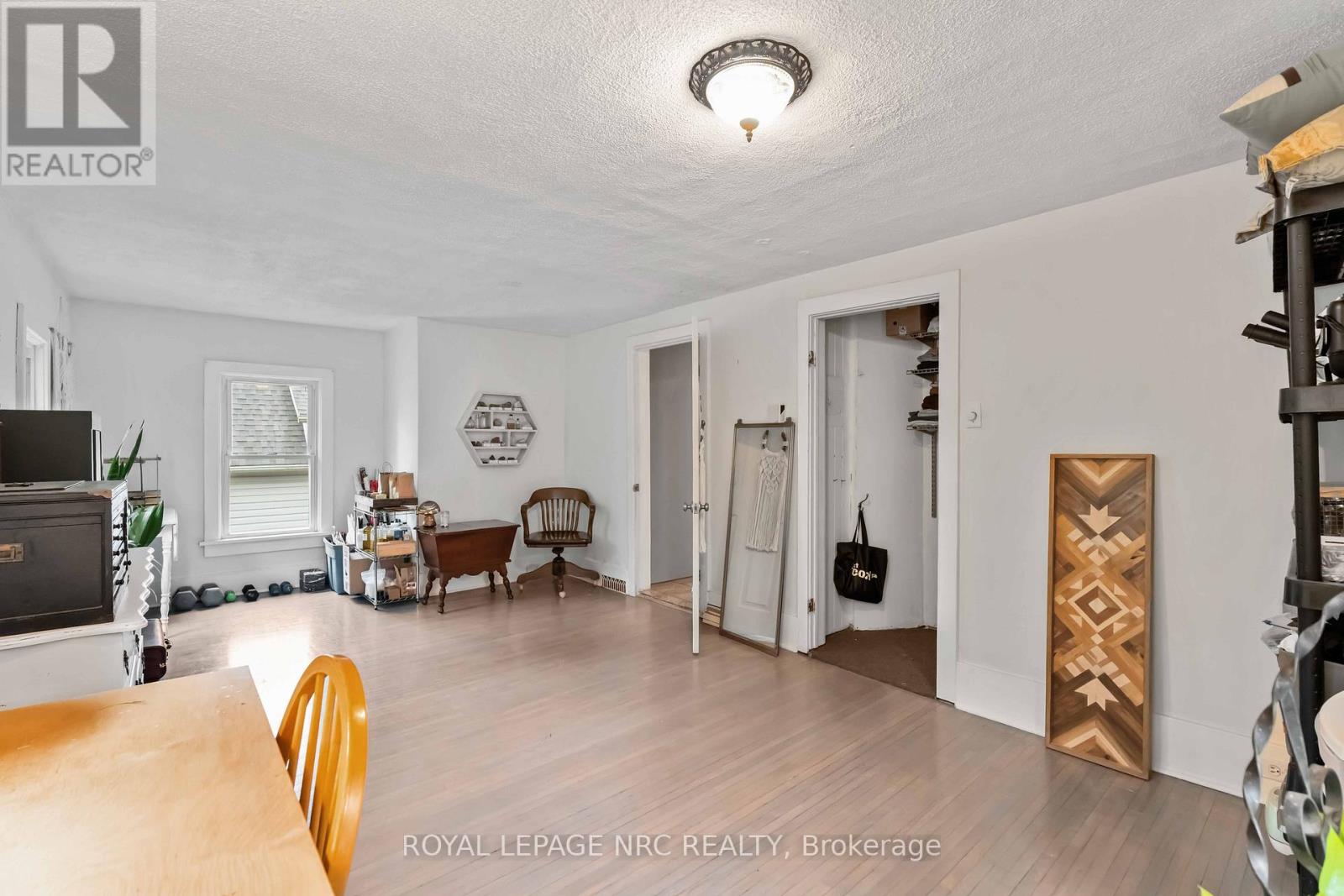 16 College Street, Pelham (Fonthill), Ontario  L0S 1E0 - Photo 25 - X12439721