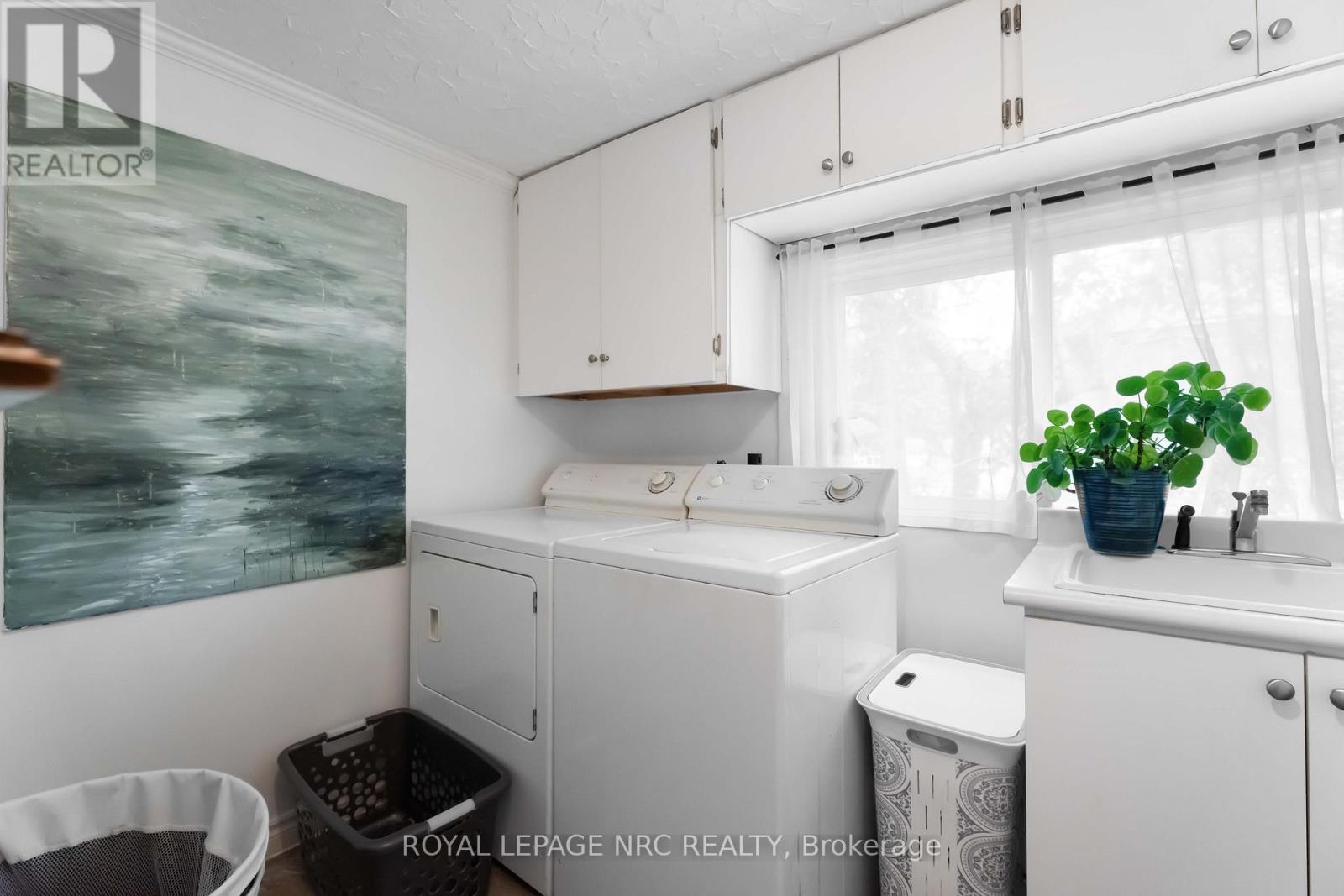 16 College Street, Pelham (Fonthill), Ontario  L0S 1E0 - Photo 30 - X12439721