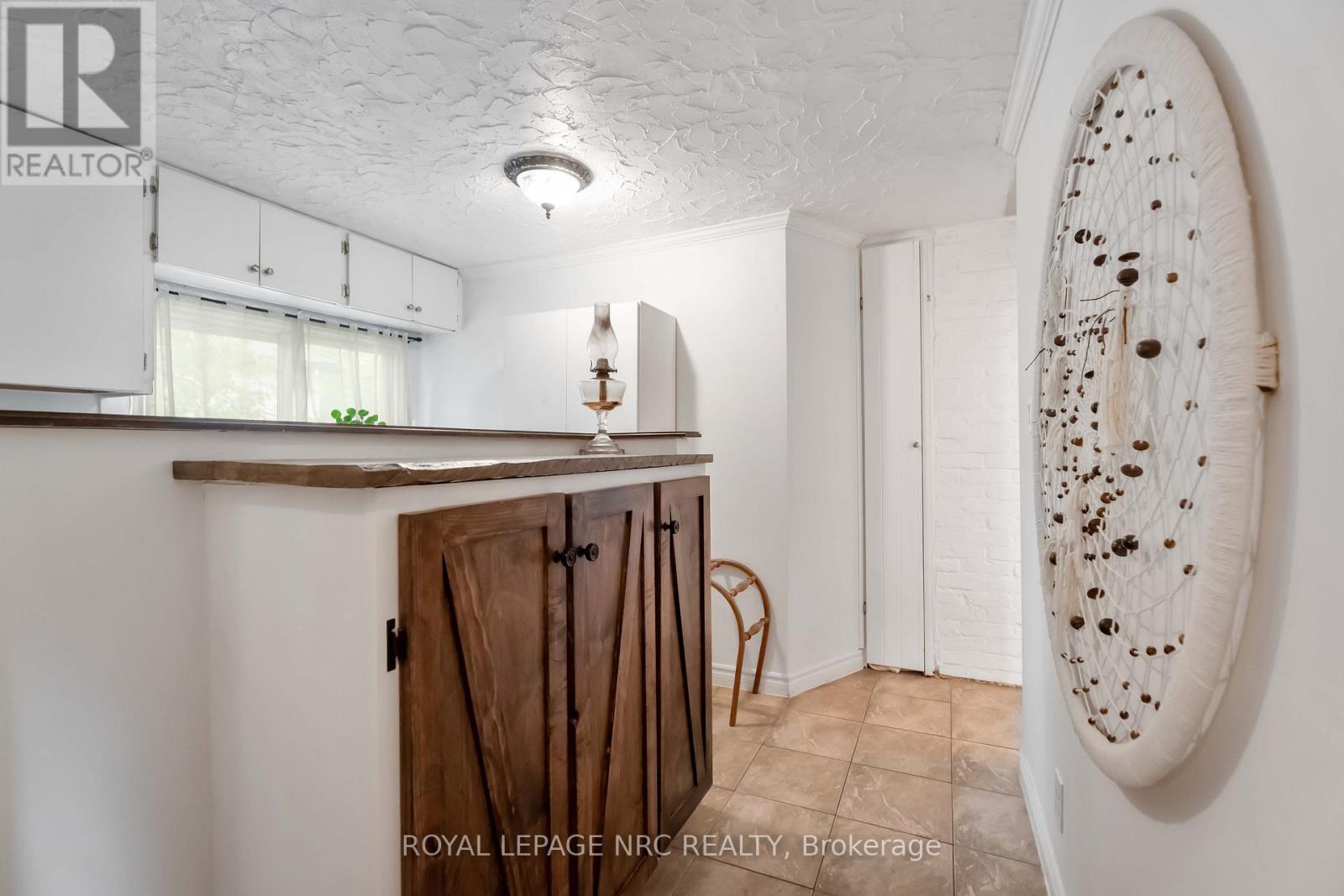16 College Street, Pelham (Fonthill), Ontario  L0S 1E0 - Photo 31 - X12439721