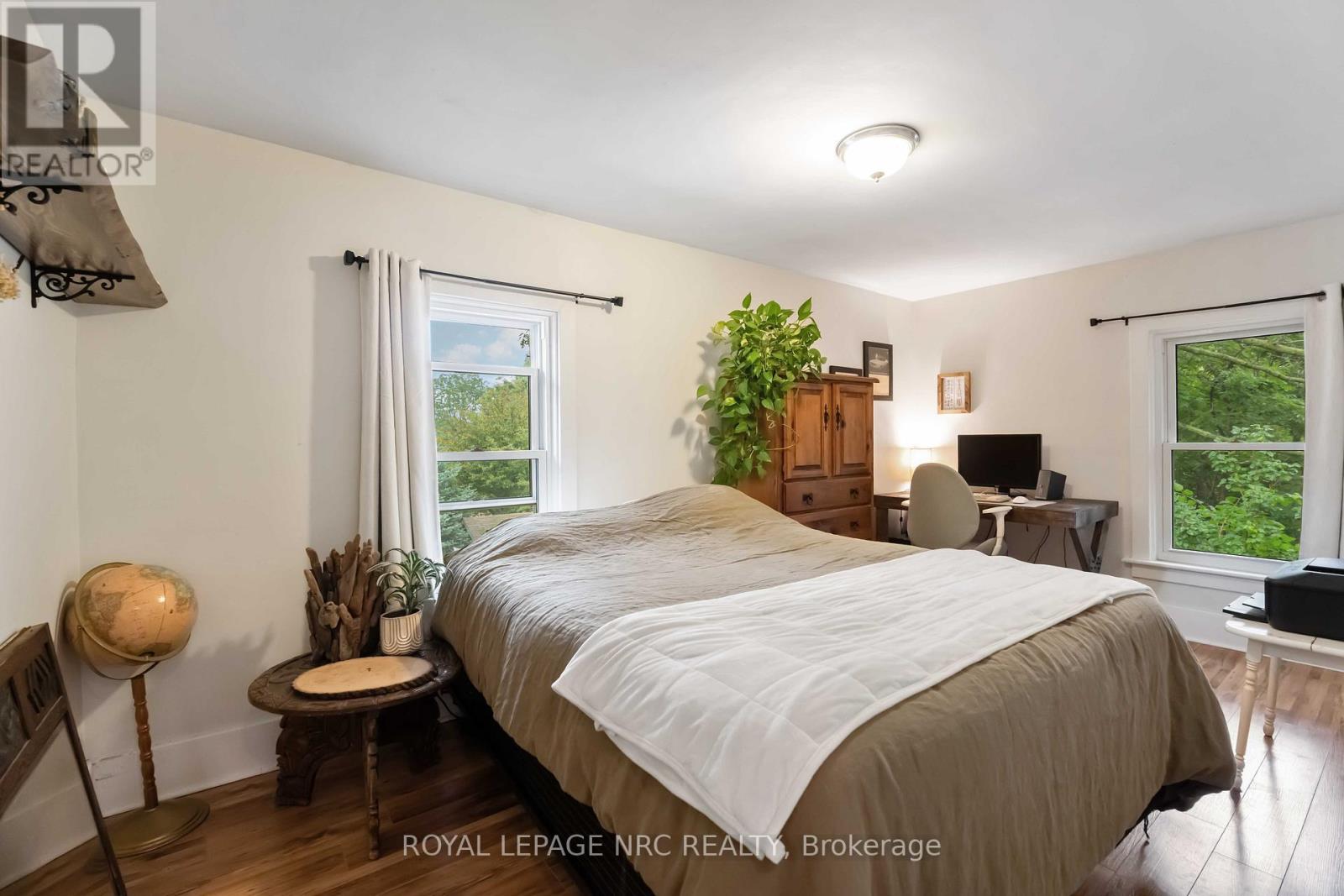 16 College Street, Pelham (Fonthill), Ontario  L0S 1E0 - Photo 32 - X12439721