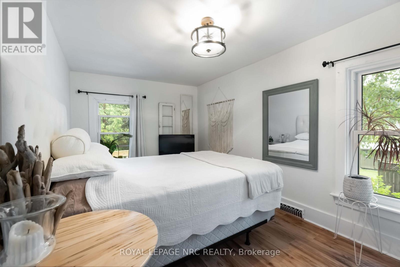 16 College Street, Pelham (Fonthill), Ontario  L0S 1E0 - Photo 34 - X12439721