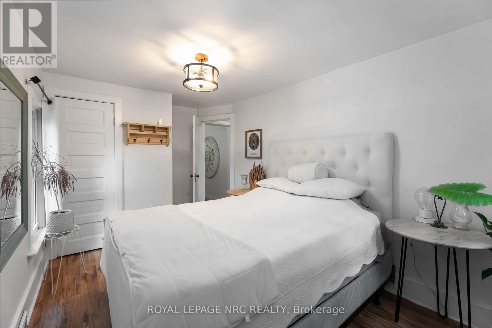 16 College Street, Pelham (Fonthill), Ontario  L0S 1E0 - Photo 35 - X12439721