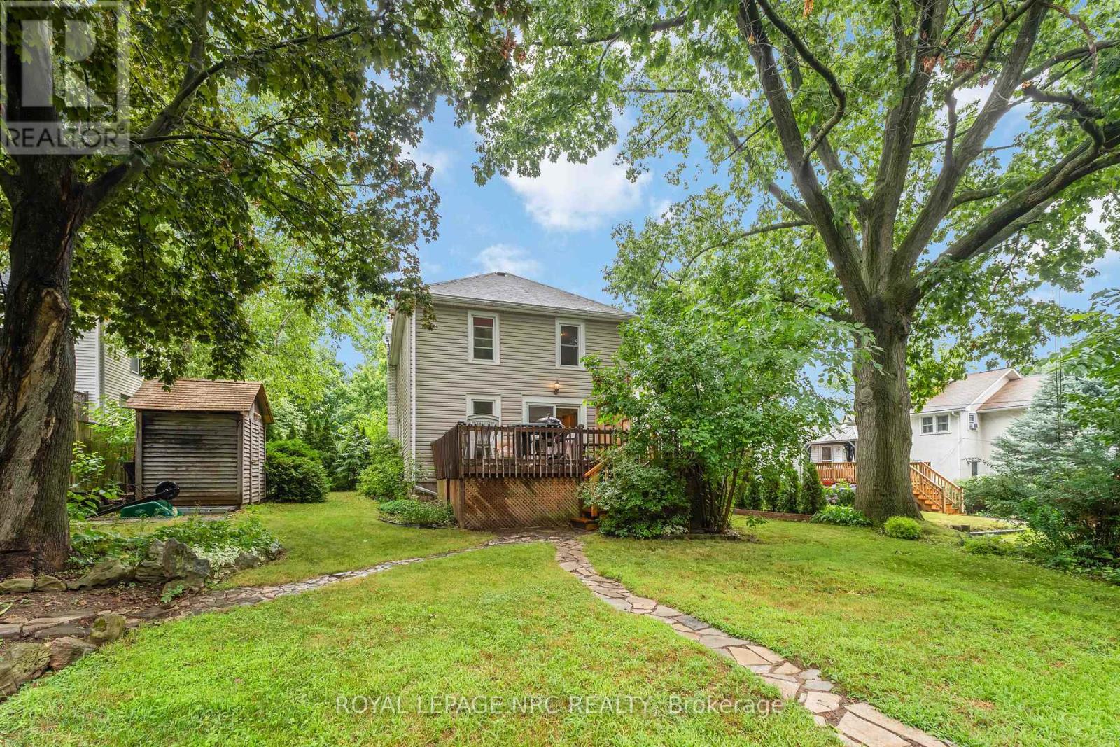 16 College Street, Pelham (Fonthill), Ontario  L0S 1E0 - Photo 41 - X12439721