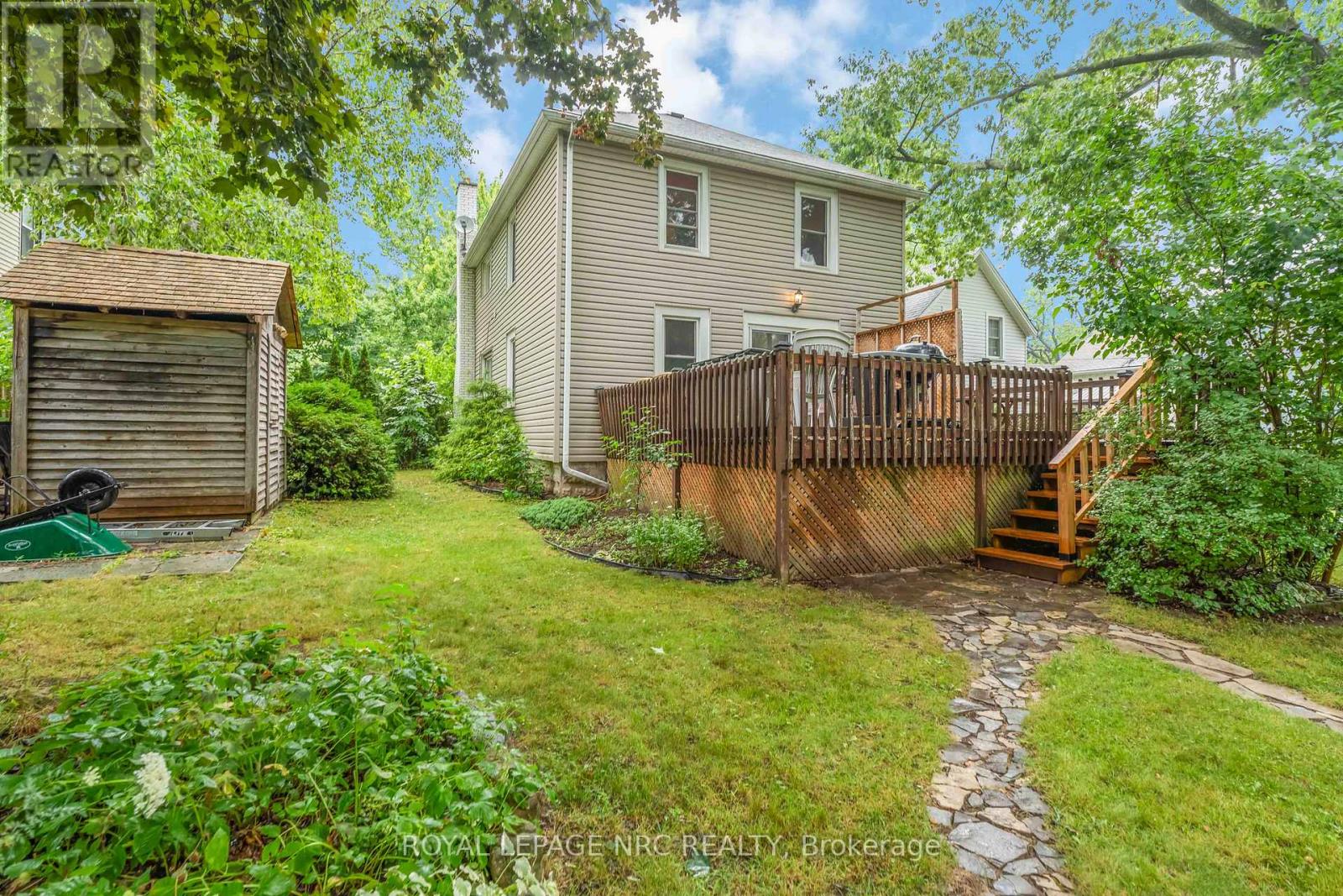 16 College Street, Pelham (Fonthill), Ontario  L0S 1E0 - Photo 45 - X12439721