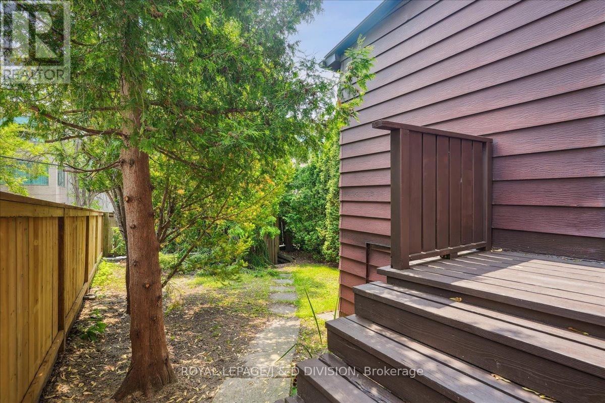 51 Chicora Avenue, Toronto, Ontario  M5R 1T7 - Photo 15 - C12439574