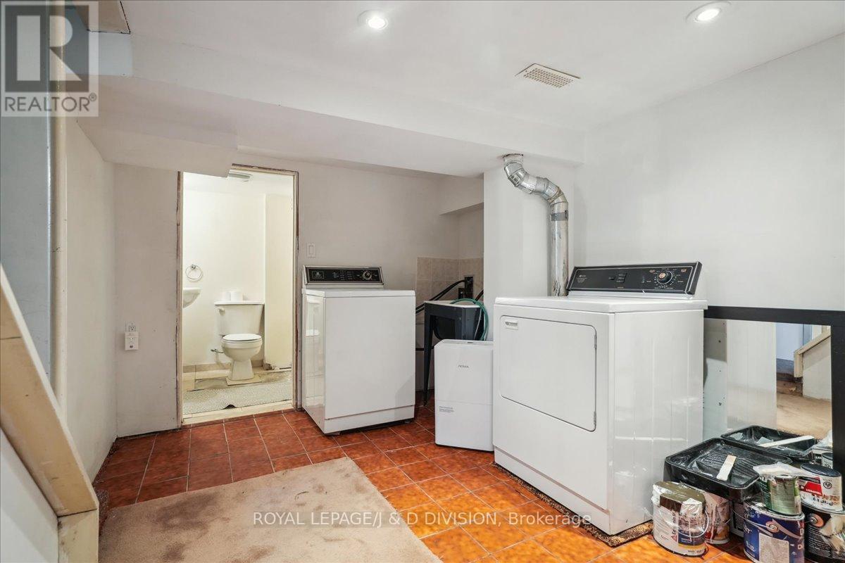 51 Chicora Avenue, Toronto, Ontario  M5R 1T7 - Photo 19 - C12439574