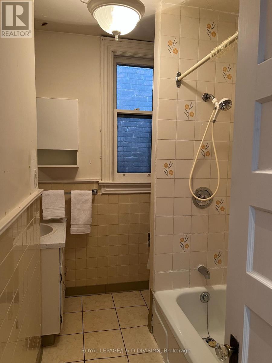 51 Chicora Avenue, Toronto, Ontario  M5R 1T7 - Photo 33 - C12439574