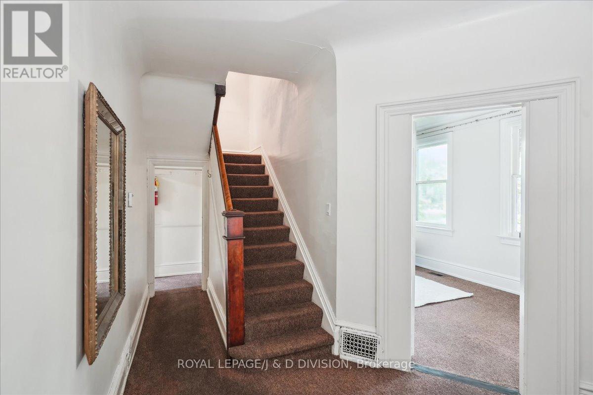 51 Chicora Avenue, Toronto, Ontario  M5R 1T7 - Photo 8 - C12439574